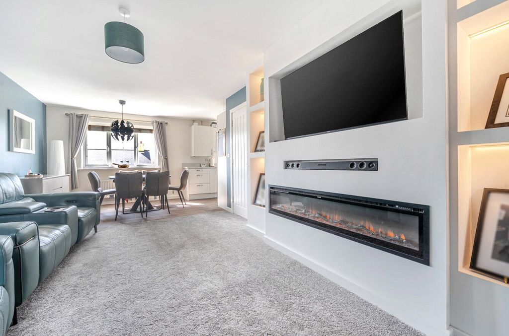 Property photo 2 of 16 1451285-9-69E8B63...