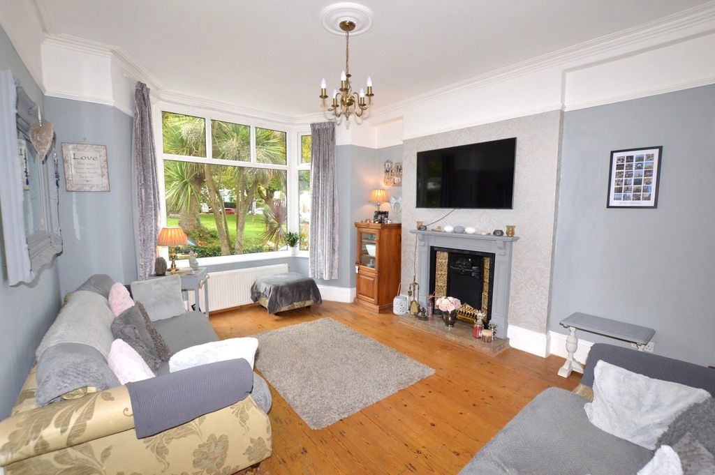 Property photo 2 of 26 Picture No. 13