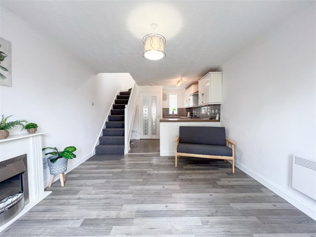 Property photo 2 of 12