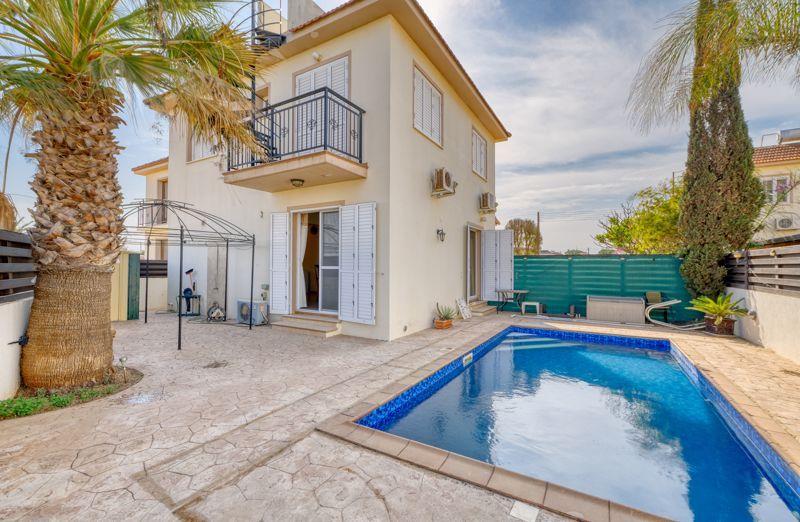 Property photo 3 of 19 Property Rear