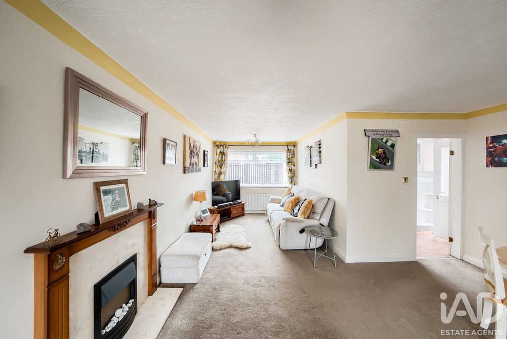 Property photo 3 of 18