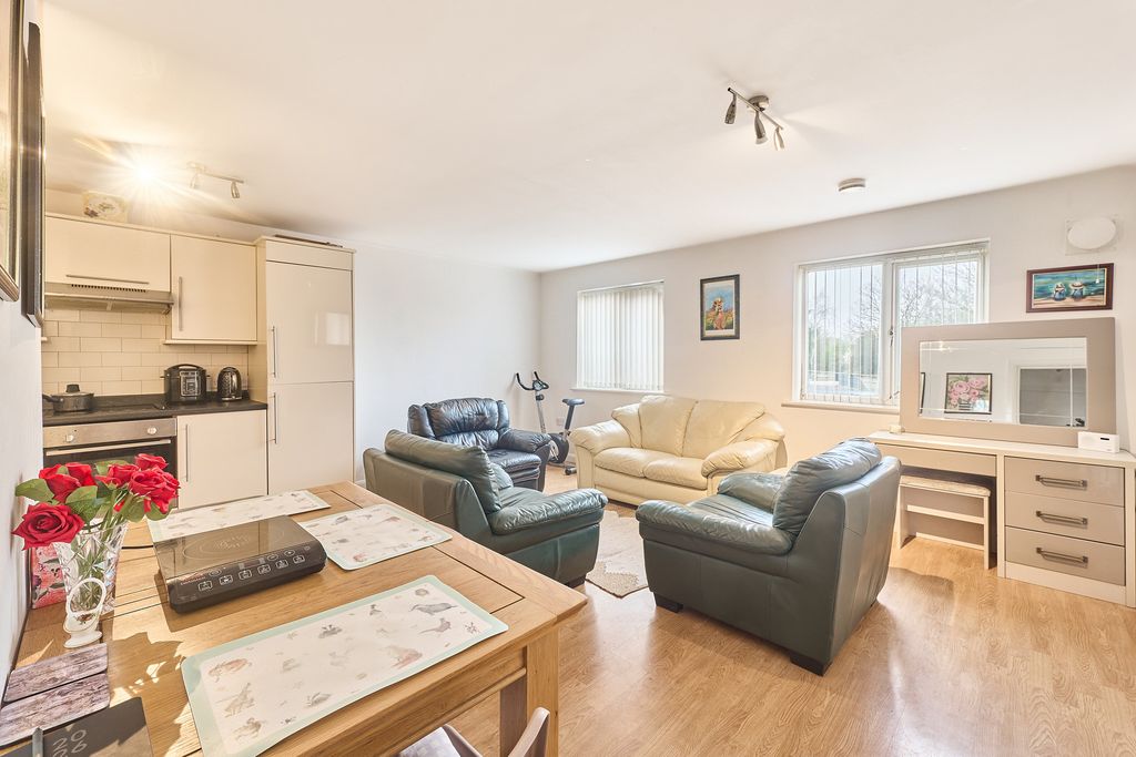 Property photo 3 of 13