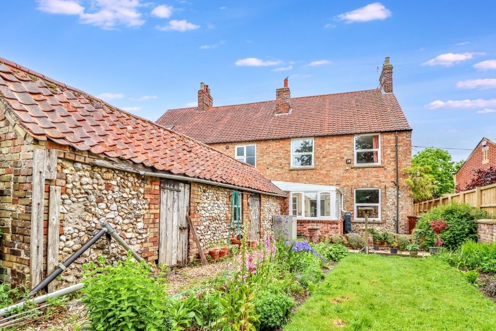 Property photo 3 of 21 4156797