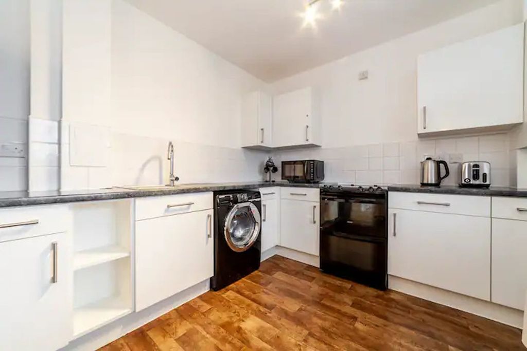 Property photo 3 of 21
