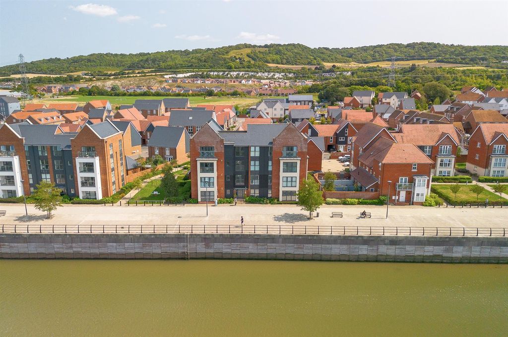 Property photo 2 of 15 Dji_0343-2.Jpg