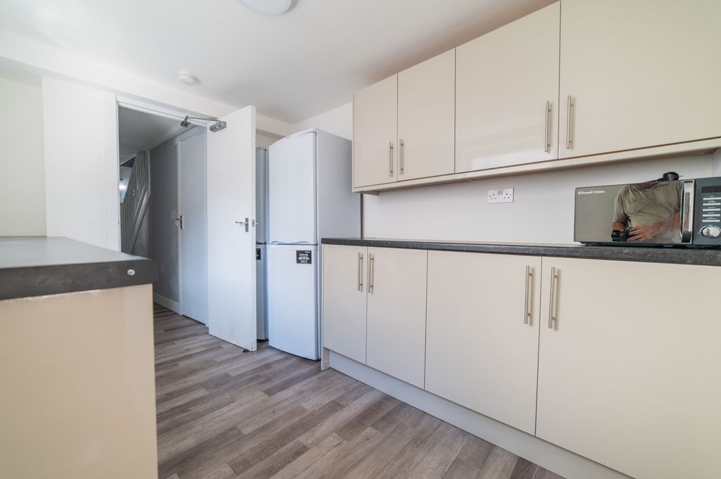 Property photo 3 of 19 Call 02920 454555 To Secure Your Viewing_5