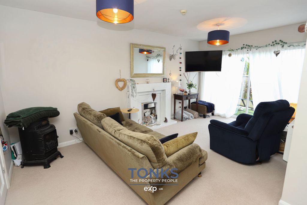 Property photo 3 of 15