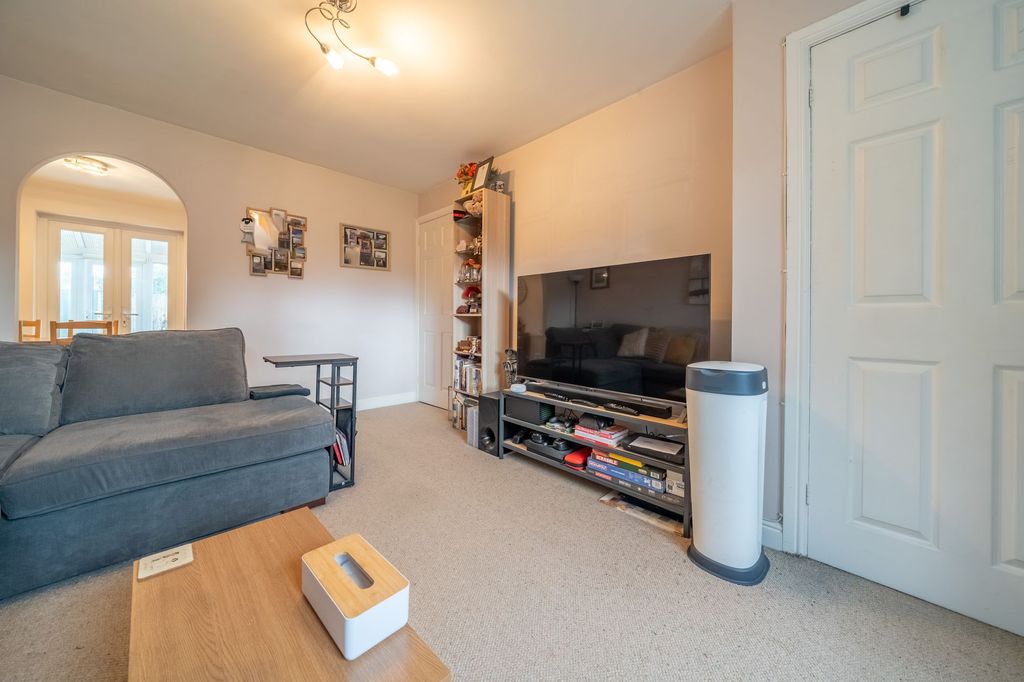 Property photo 3 of 18