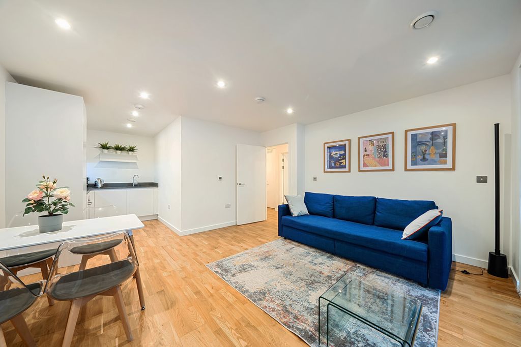 Property photo 2 of 15 1414599-6-6993321...