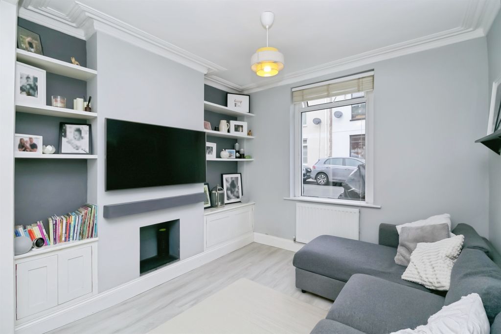 Property photo 2 of 19