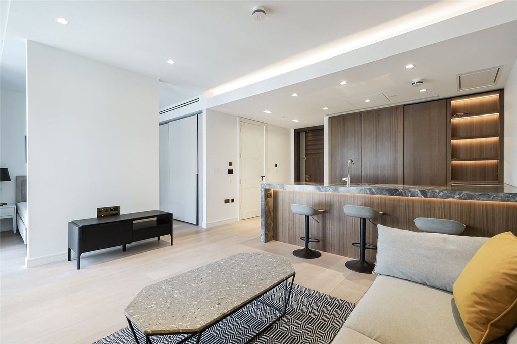 Property photo 3 of 15 Picture No. 04