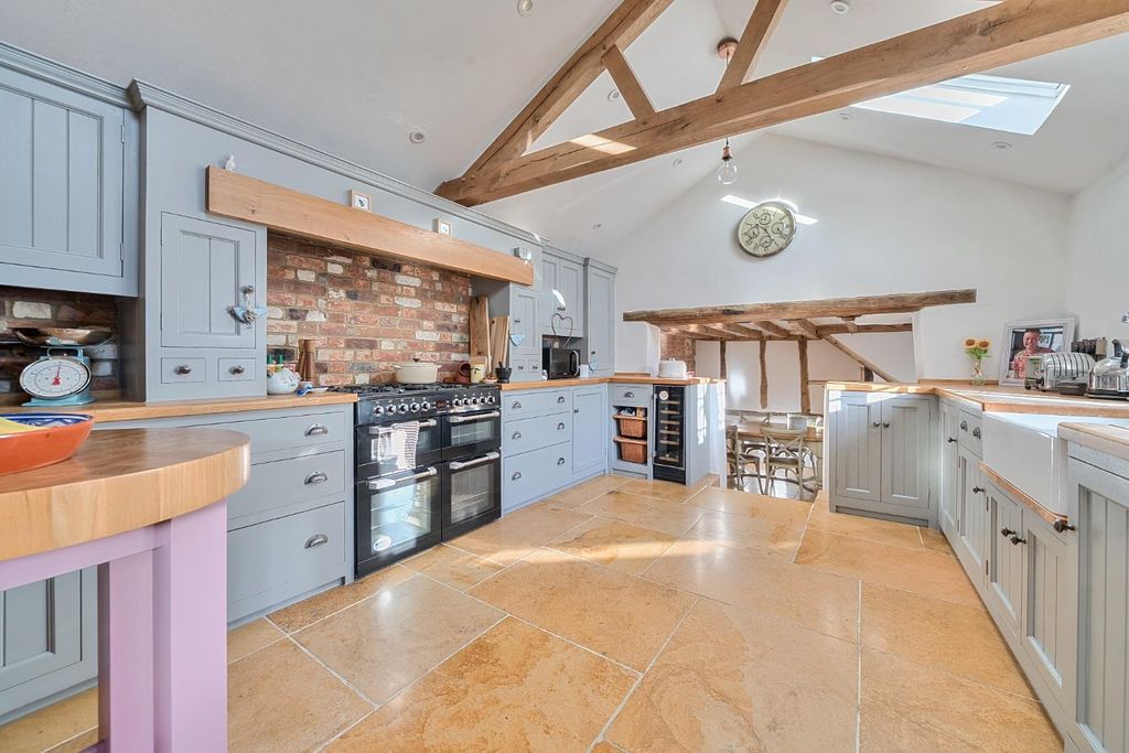 Property photo 3 of 36 1386847-21-692Ec81Ca261d.Jpg