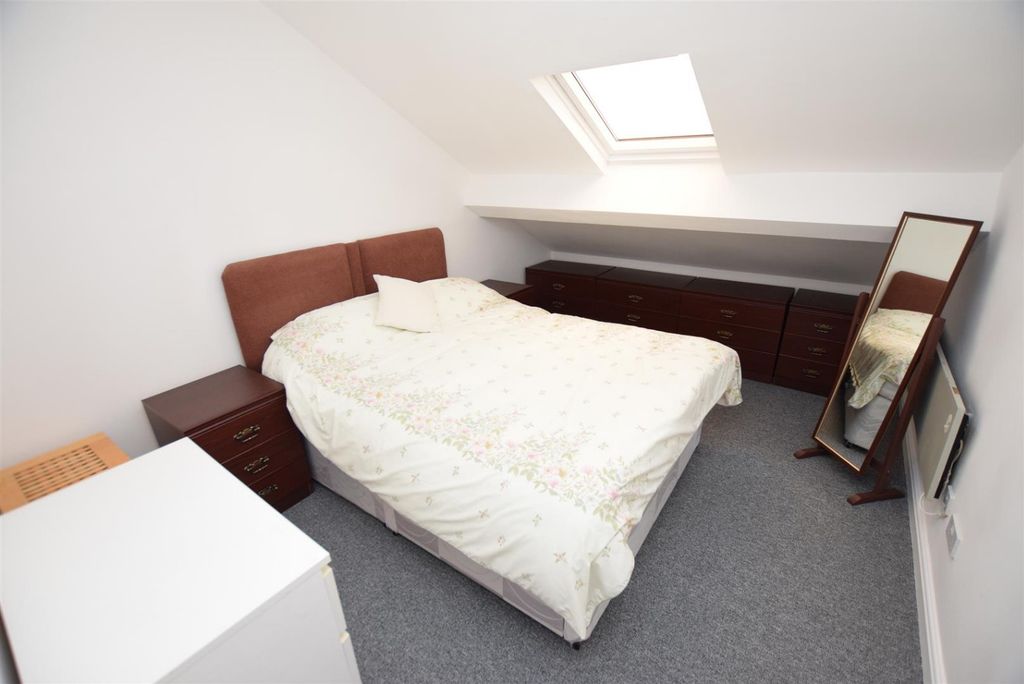 Property photo 3 of 7 1774074