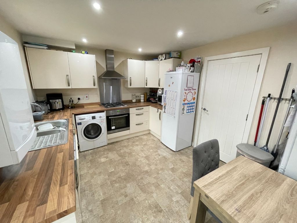 Property photo 3 of 10 3781913