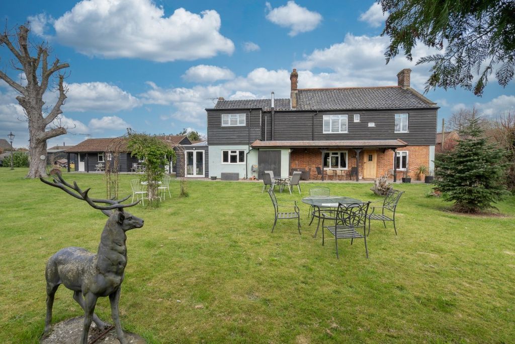 Property photo 1 of 36