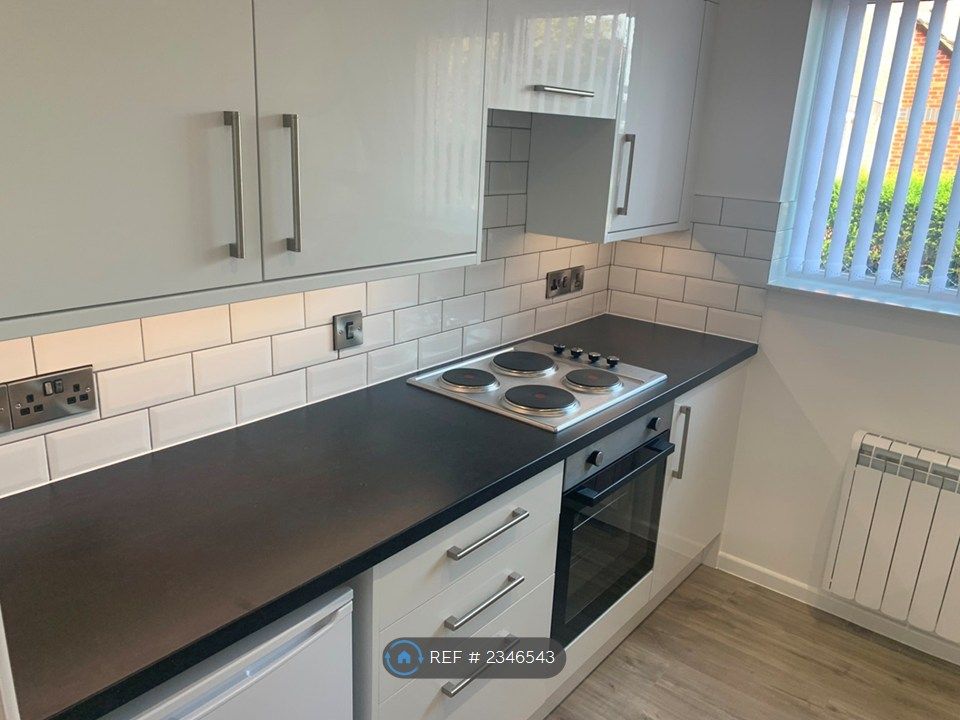 Property photo 3 of 16 Kitchen Left Side