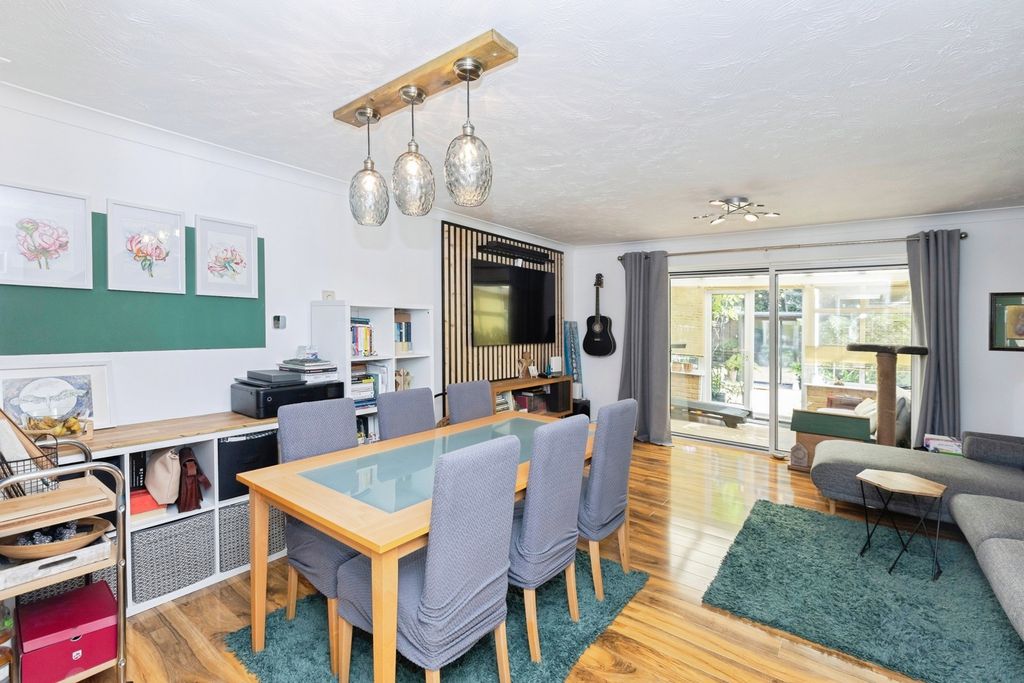 Property photo 3 of 28 Pbox-Img.Jpg