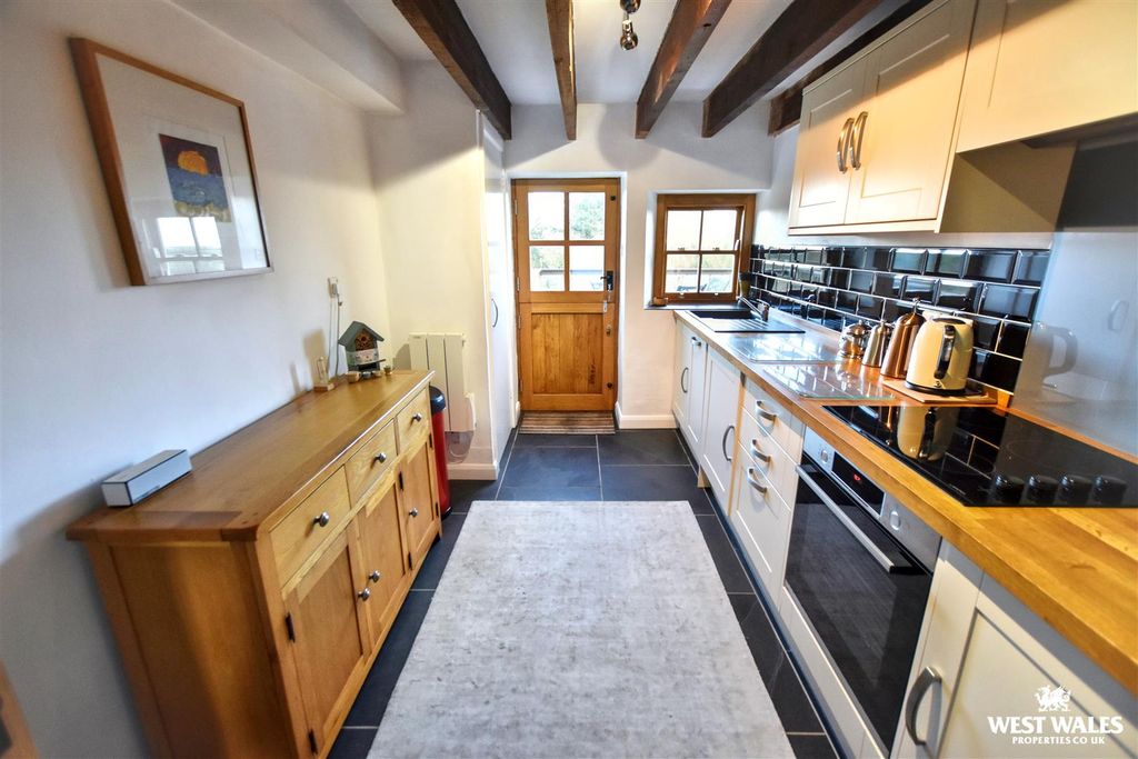 Property photo 3 of 25 8 (42).Jpg