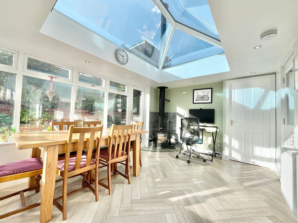 Property photo 3 of 32