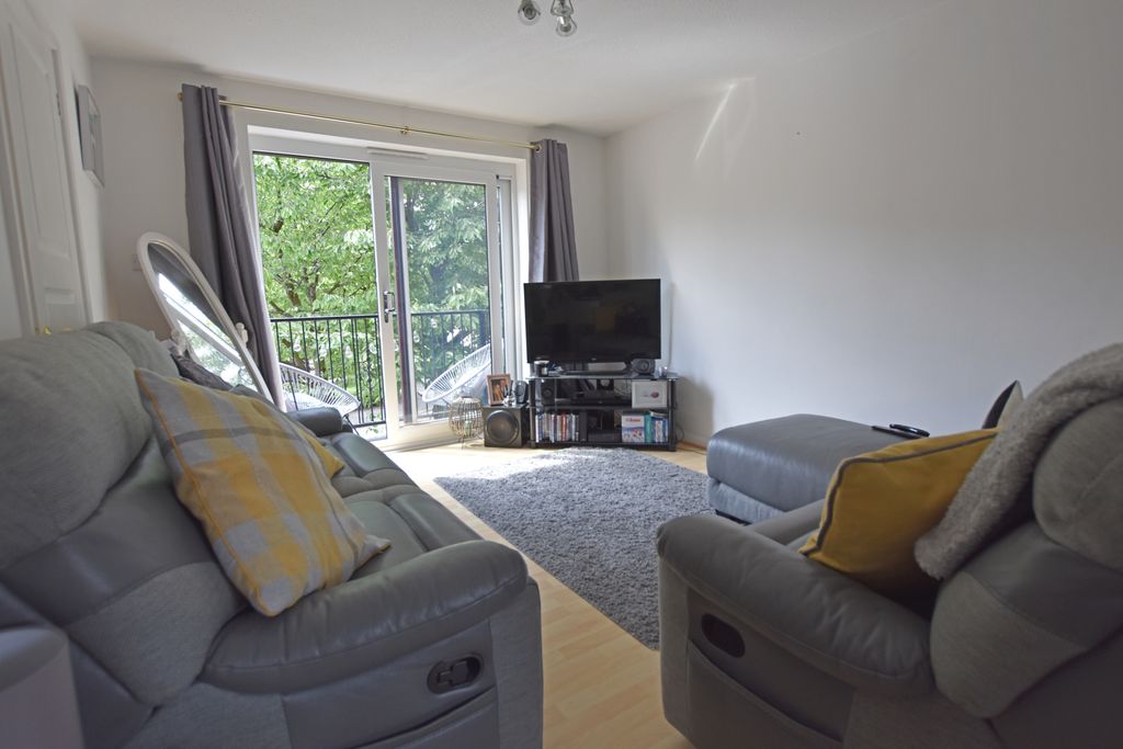 Property photo 2 of 11