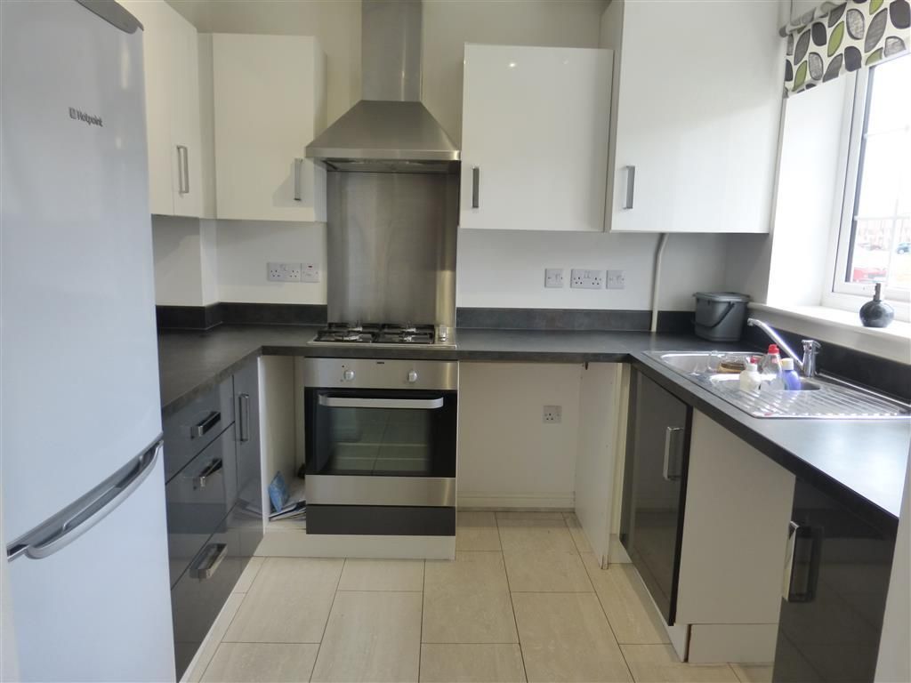 Property photo 2 of 8 Kitchen