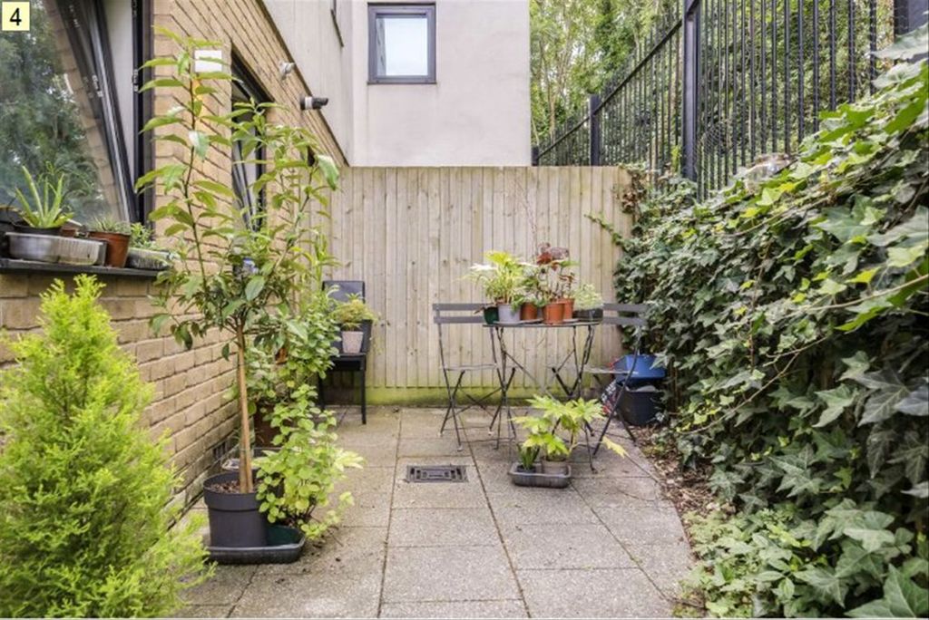 Property photo 2 of 6