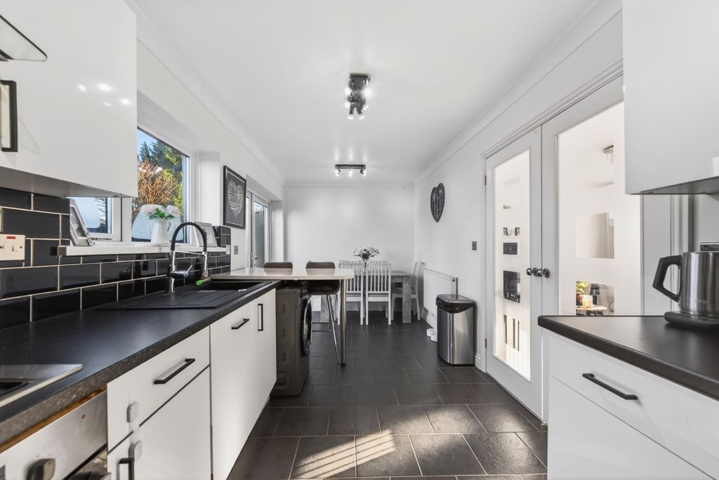 Property photo 3 of 19 4790147