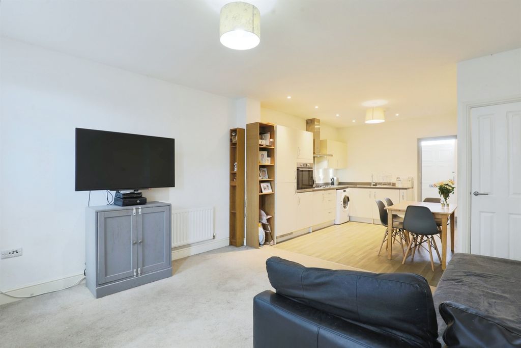 Property photo 2 of 13