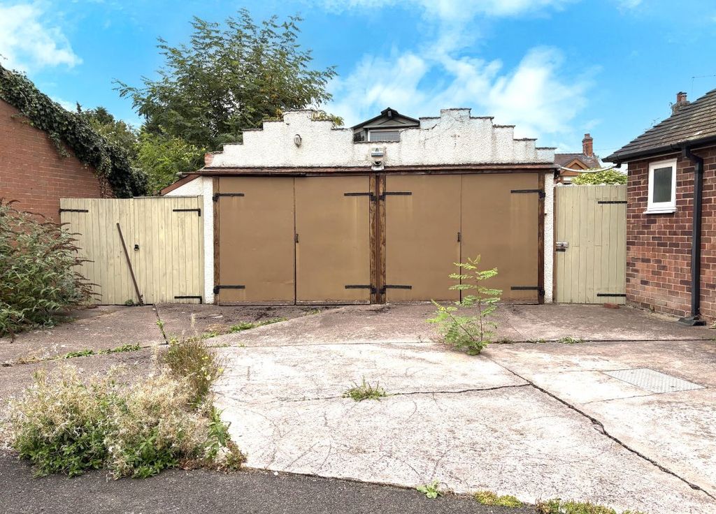 Property photo 2 of 3