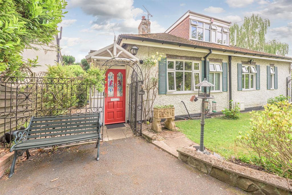Property photo 1 of 32