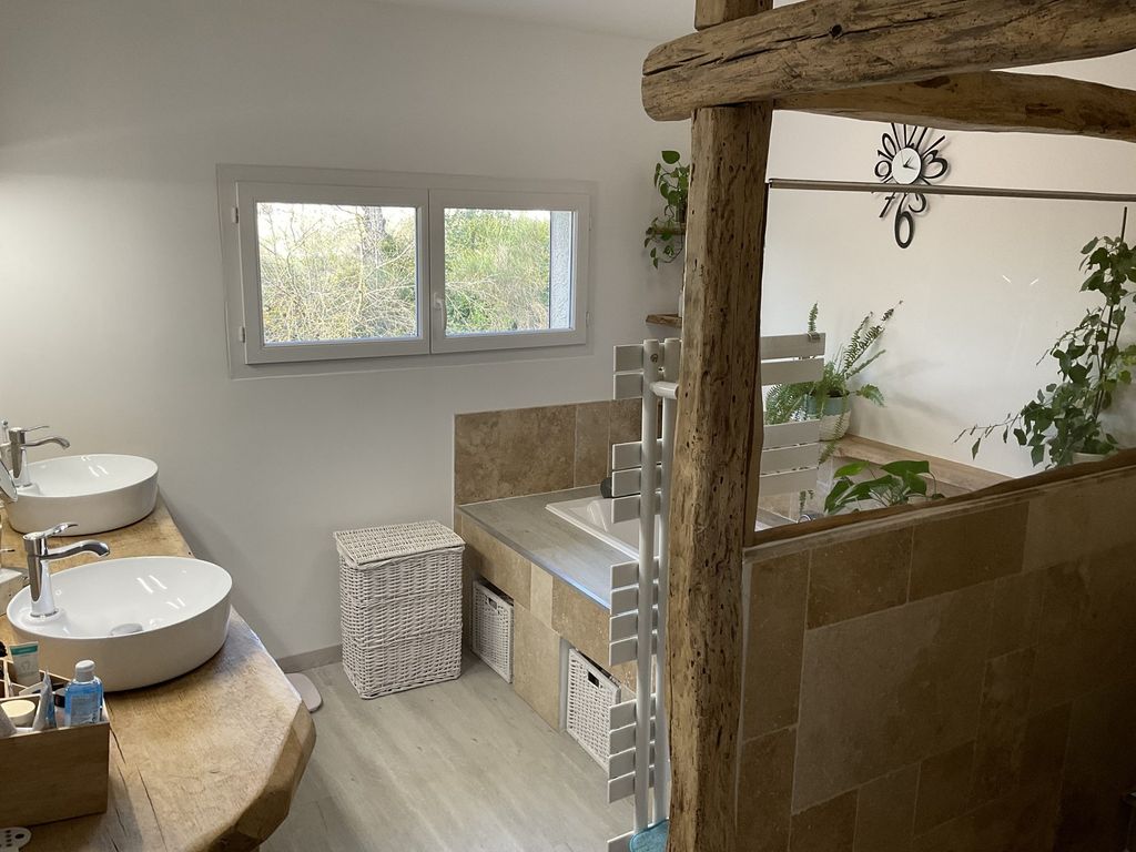 Property photo 3 of 33