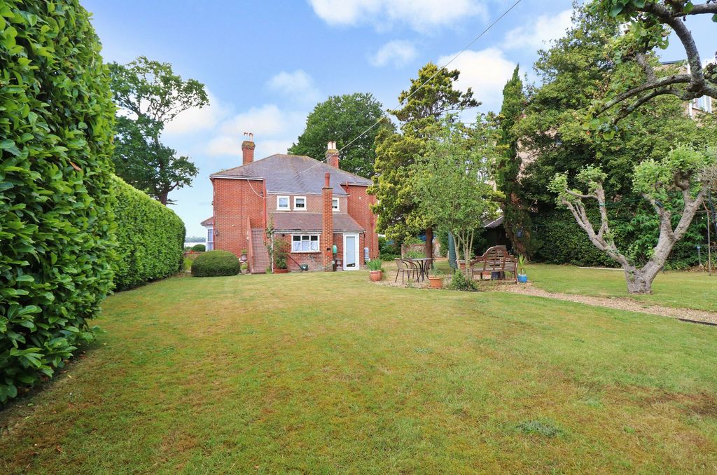 Property photo 1 of 25