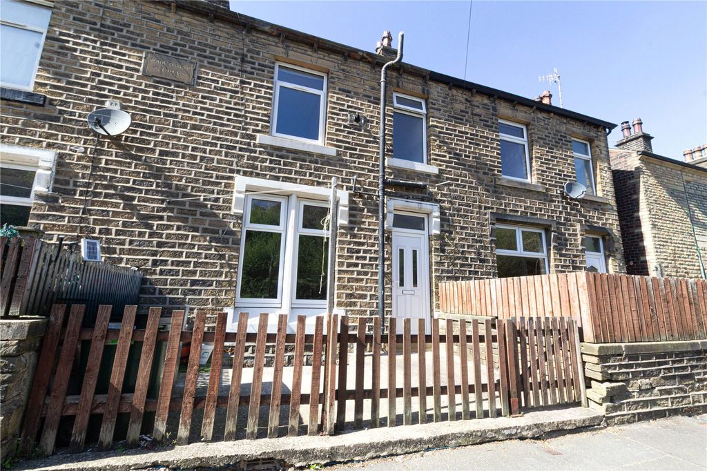 Property photo 1 of 16 External