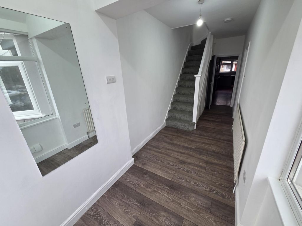 Property photo 2 of 14 Gallery