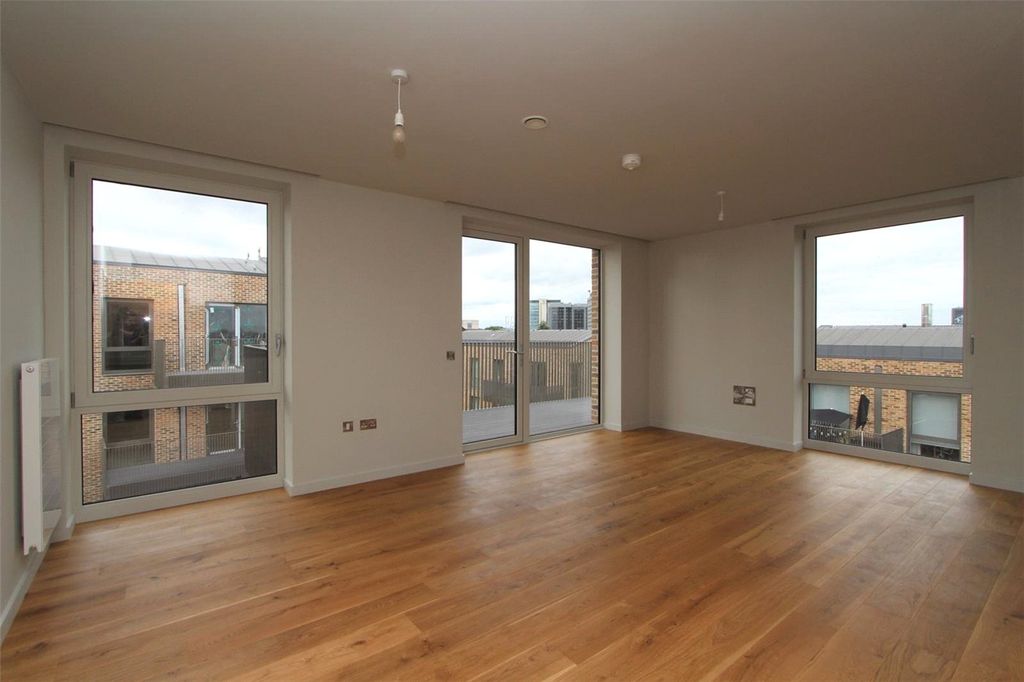 Property photo 2 of 8 Picture No. 06