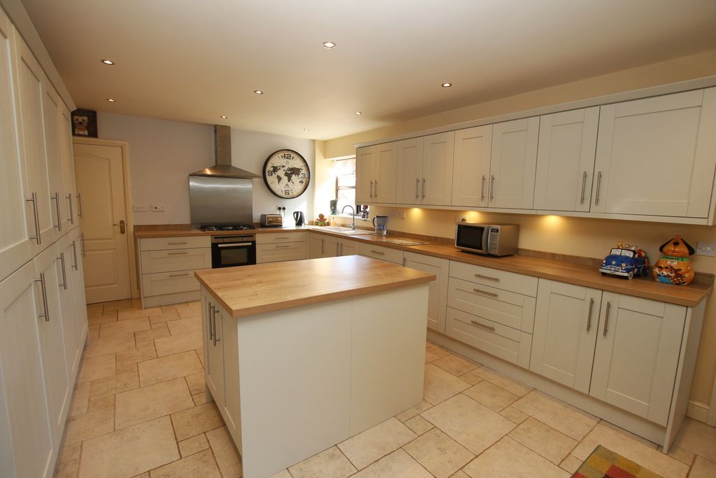 Property photo 3 of 22