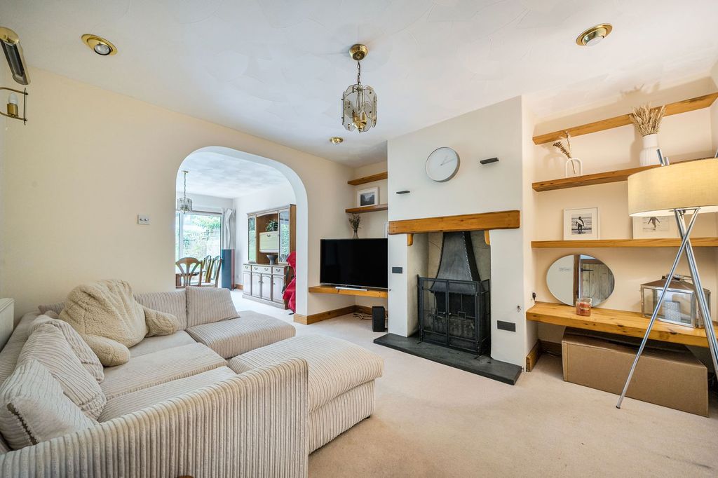 Property photo 2 of 19