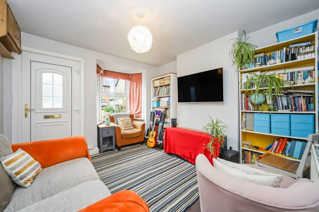 Property photo 2 of 11