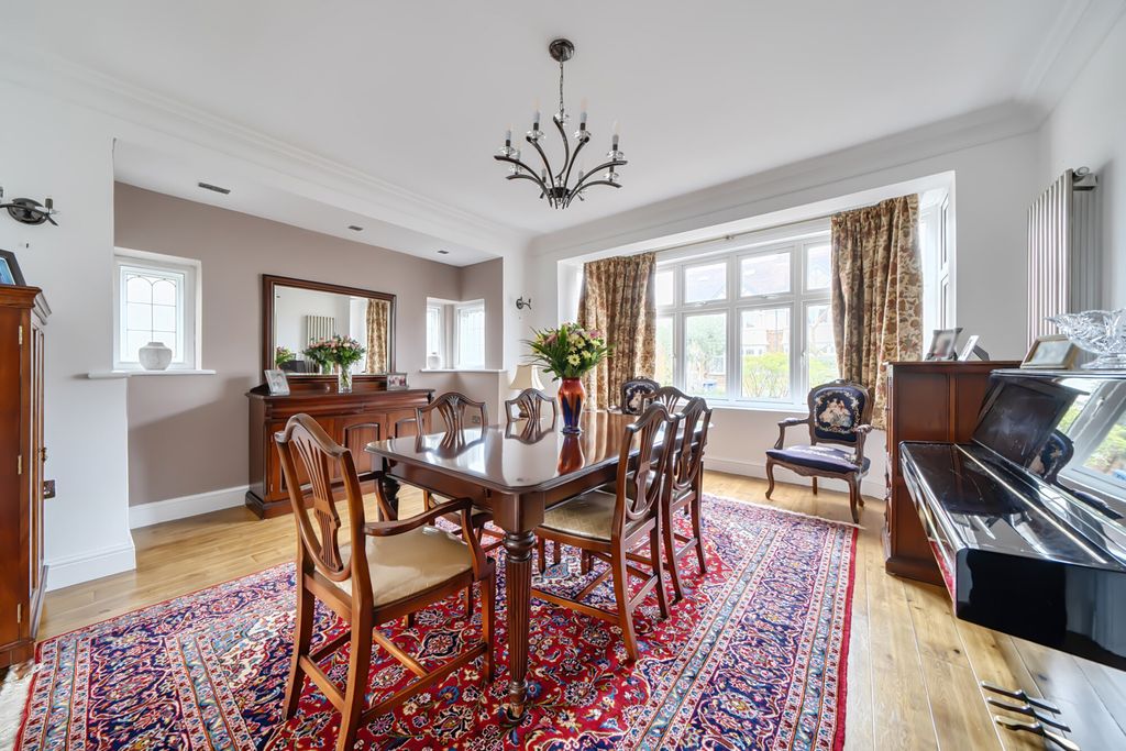 Property photo 3 of 20 1426067-13-69B810...