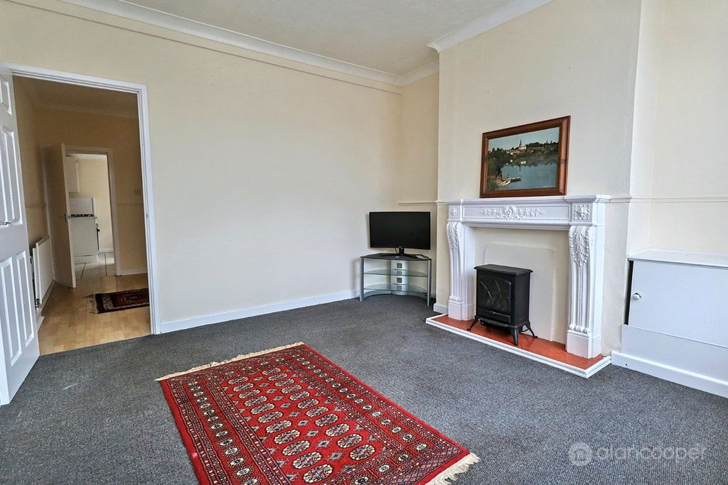 Property photo 3 of 18 4694504