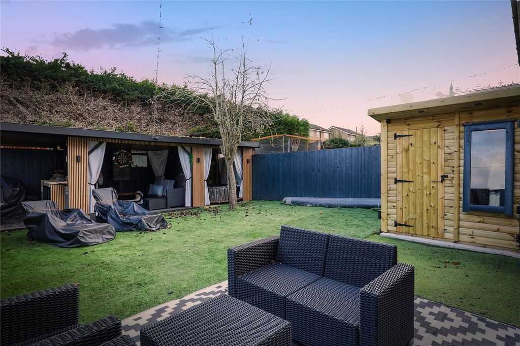 Property photo 3 of 20 Picture No. 28