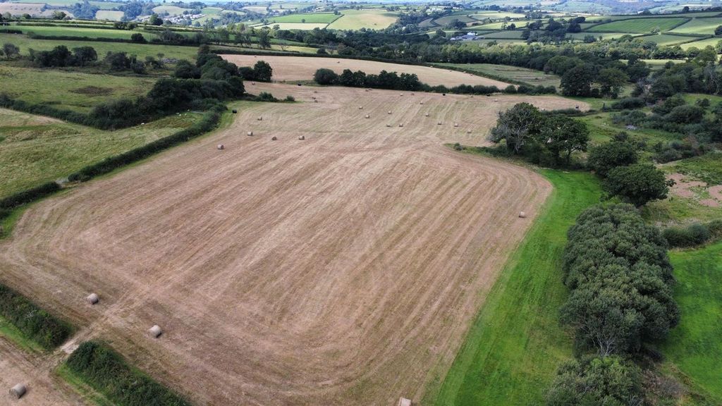 Property photo 3 of 12 Cayz4450.Jpg