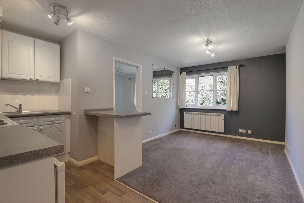 Property photo 3 of 8 Photo 2