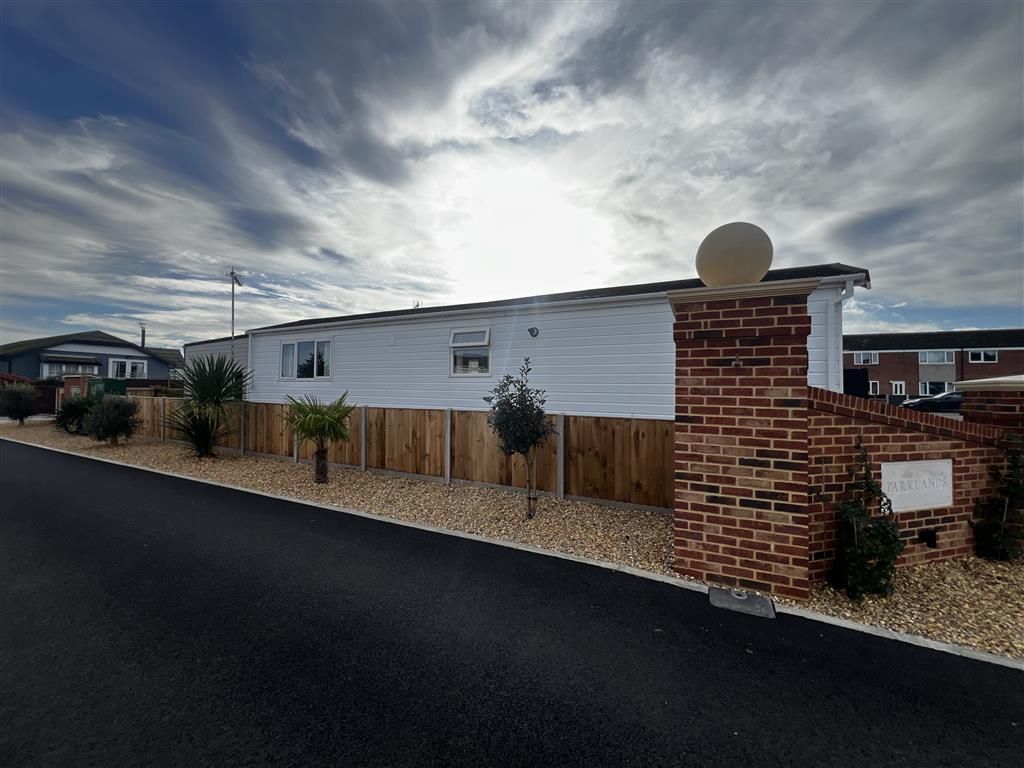 Property photo 1 of 15 Bedroom 1