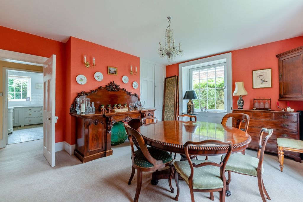 Property photo 3 of 14 Dining Room