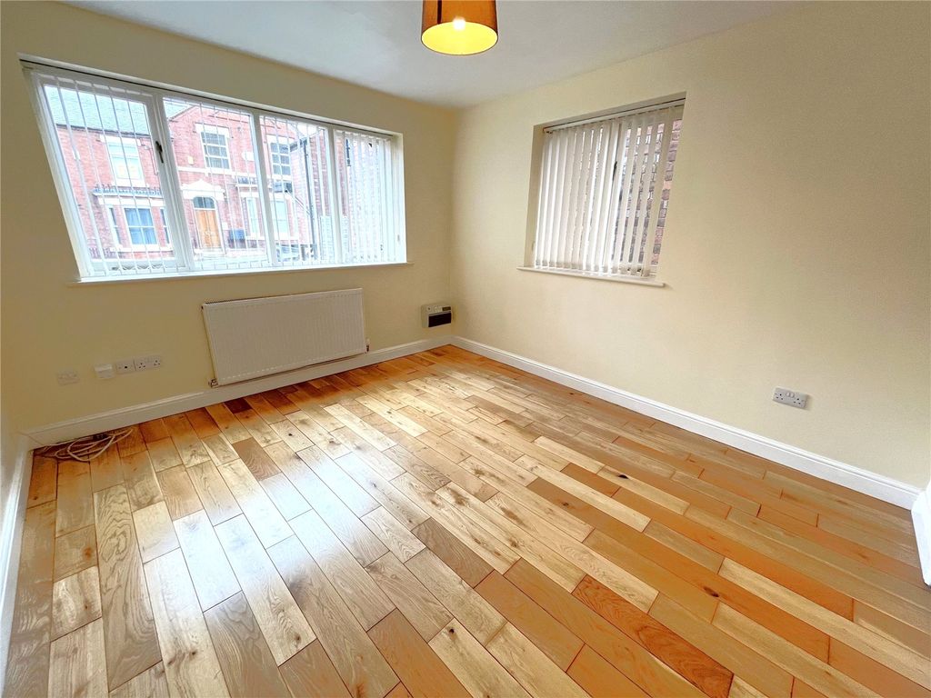 Property photo 2 of 12 Picture No. 17