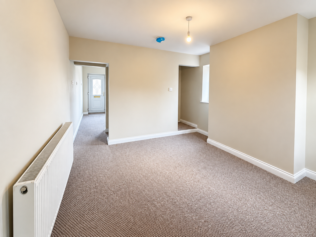 Property photo 3 of 7 Hallway