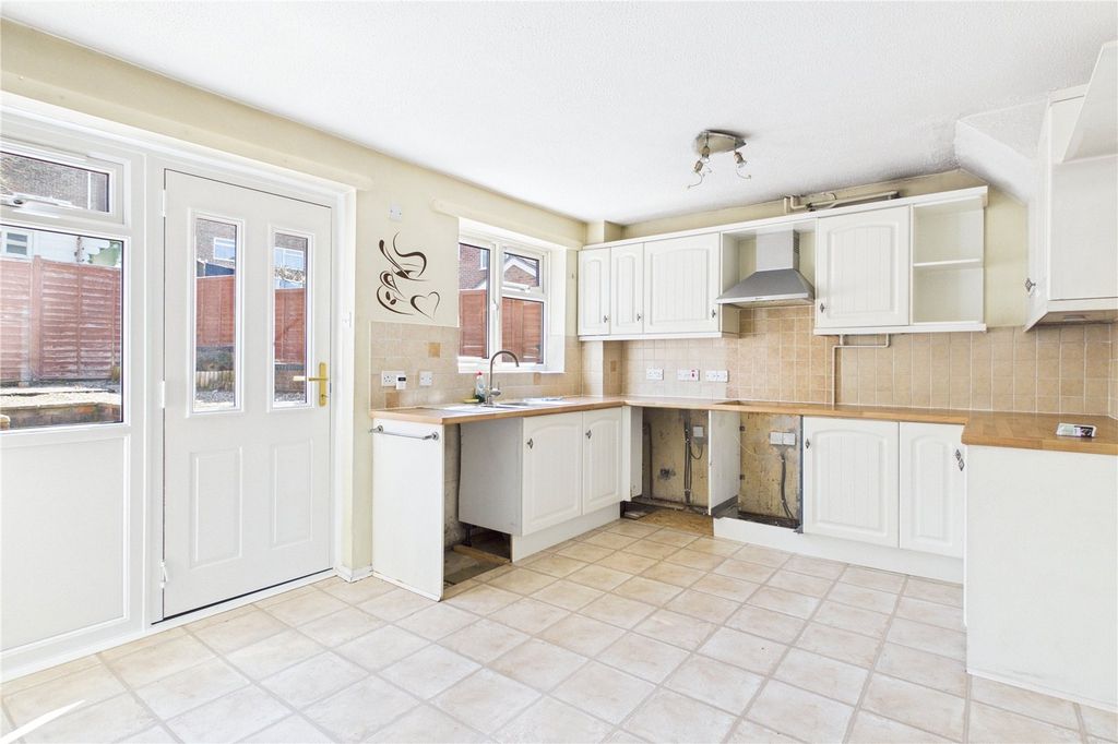 Property photo 2 of 11 Kitchen Diner