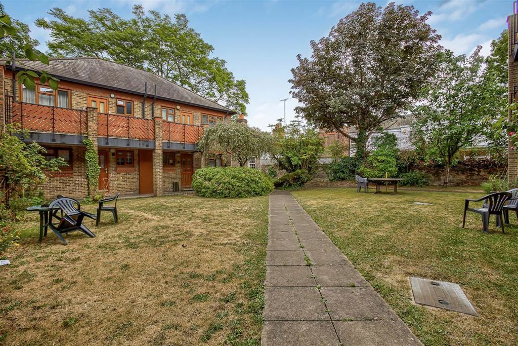 Property photo 1 of 5