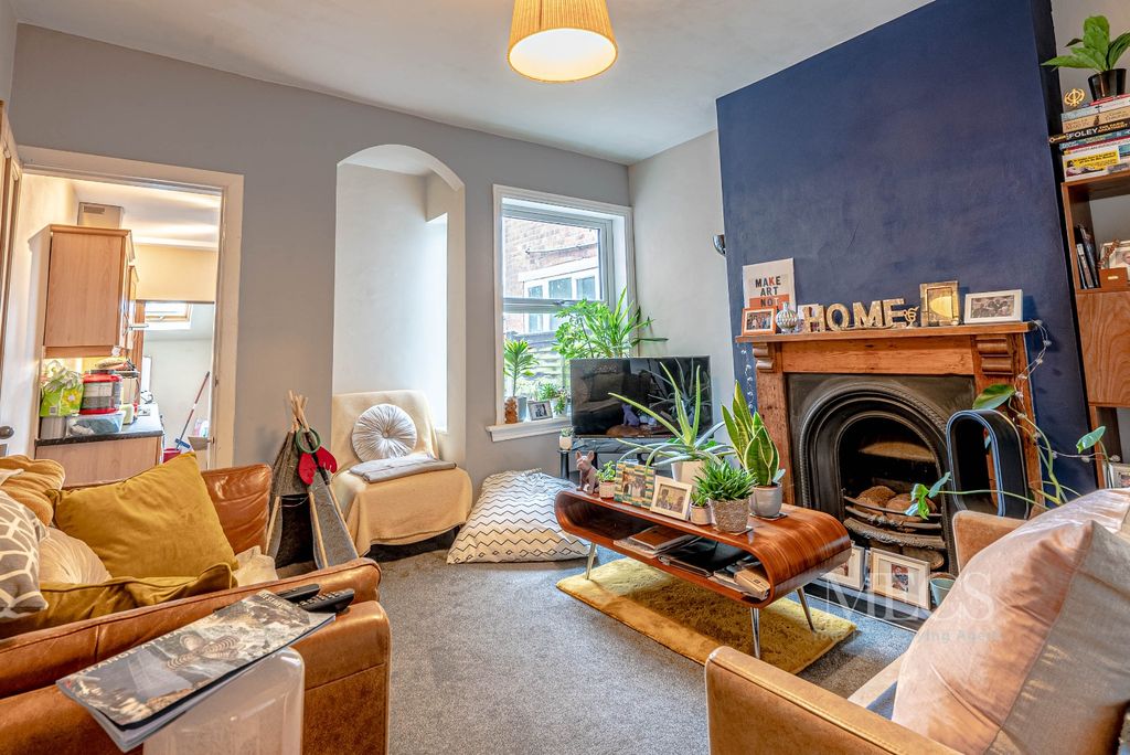 Property photo 3 of 13 2131325